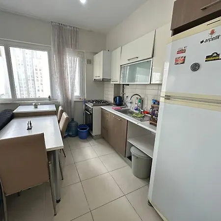 شقة غرفة وصالة مع اطلالة رائعة 166 One-bedroom With A Wonderful View 아파트 이스탄불