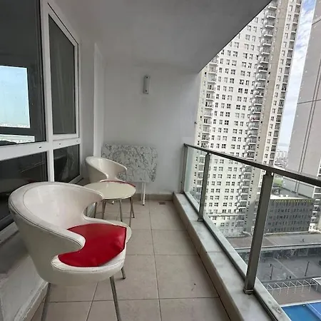 شقة غرفة وصالة مع اطلالة رائعة 166 One-bedroom With A Wonderful View *